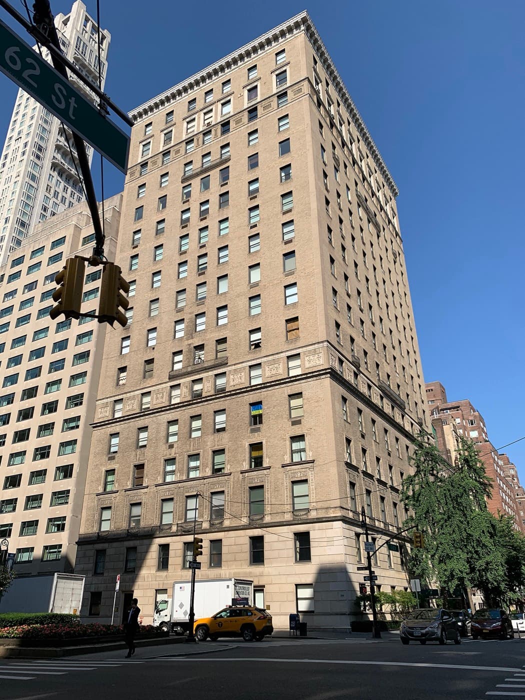 The Yosemite (550 Park Avenue)