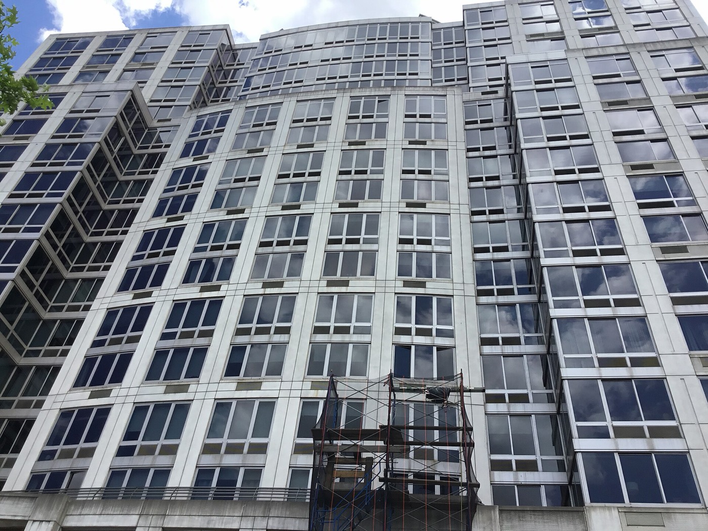 120 Riverside Boulevard